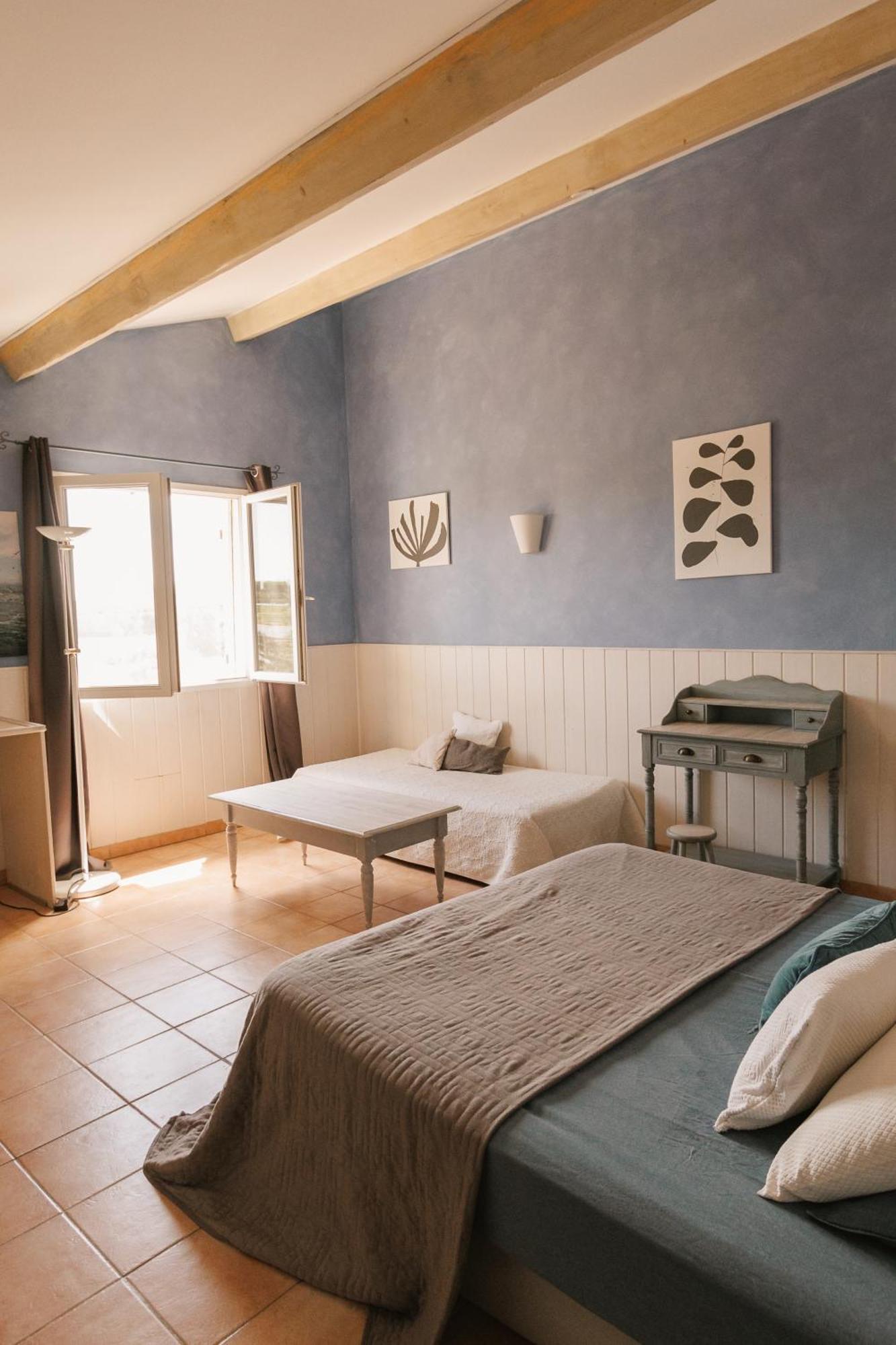 Mas Saint-Ange Bed & Breakfast ลูเนล ภายนอก รูปภาพ