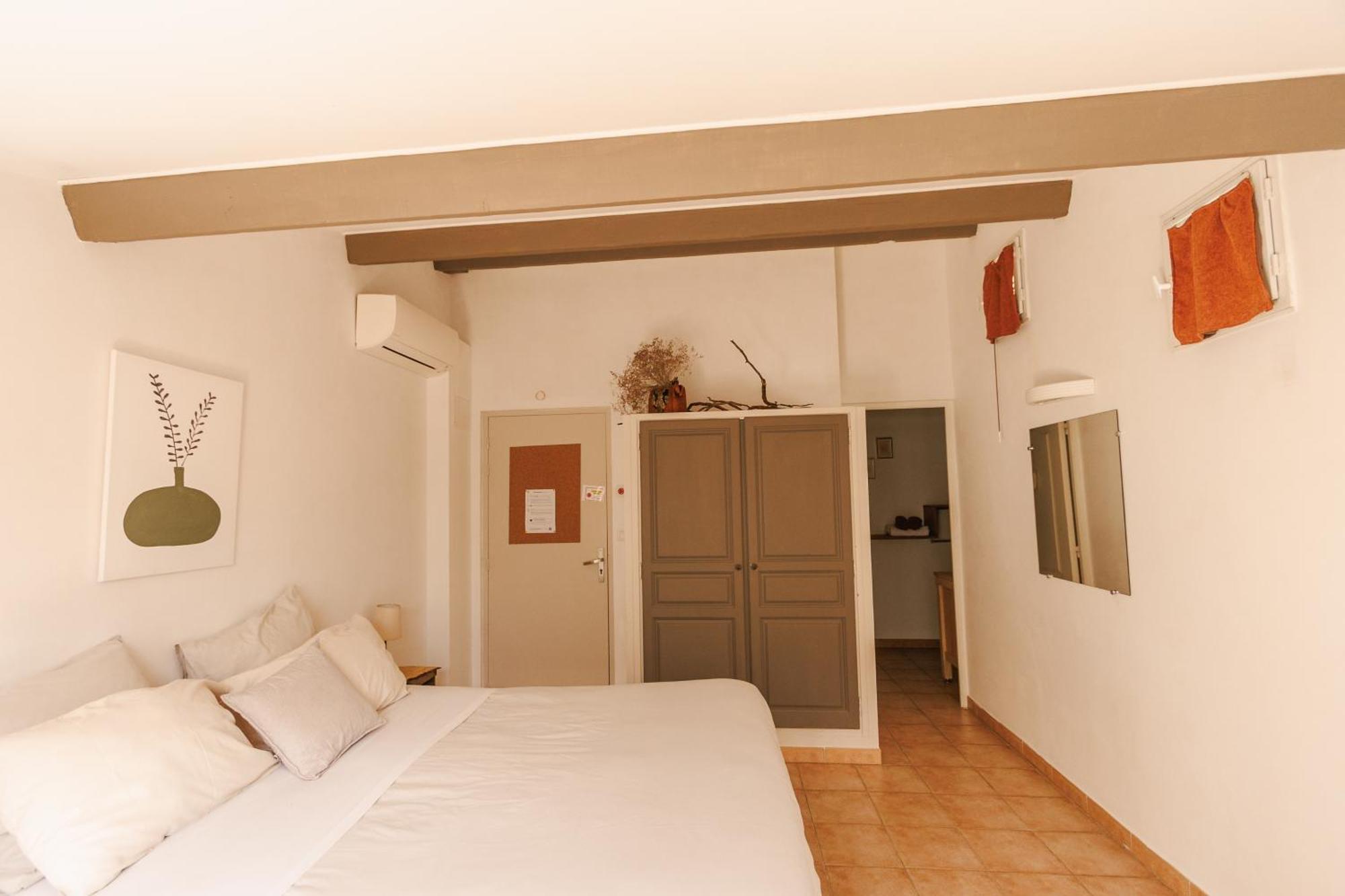 Mas Saint-Ange Bed & Breakfast ลูเนล ภายนอก รูปภาพ