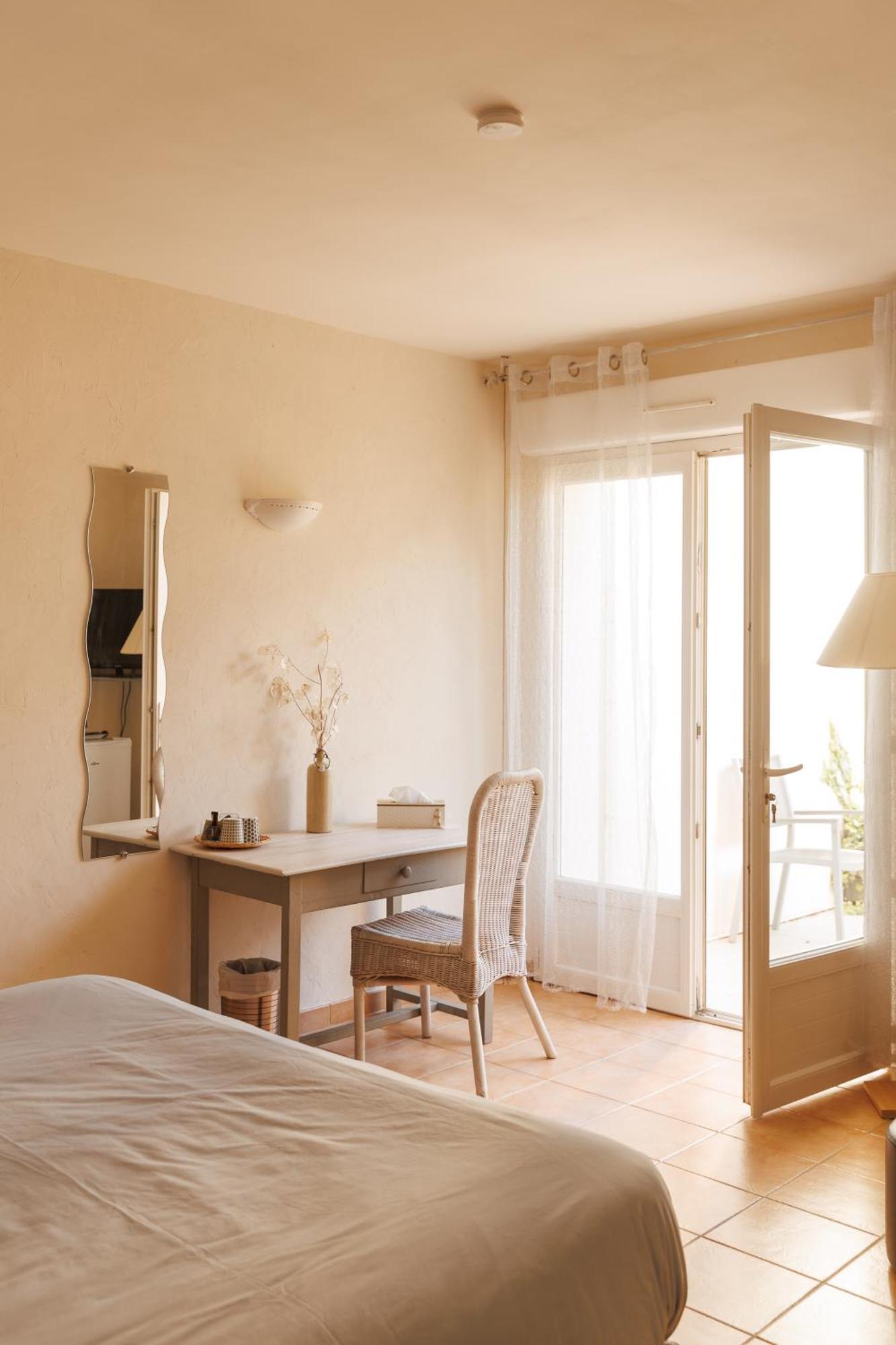 Mas Saint-Ange Bed & Breakfast ลูเนล ภายนอก รูปภาพ