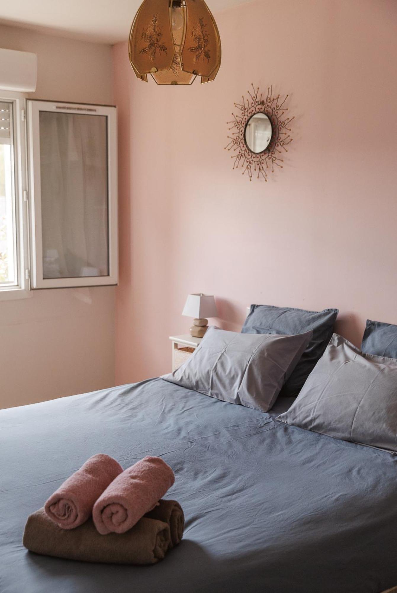 Mas Saint-Ange Bed & Breakfast ลูเนล ภายนอก รูปภาพ