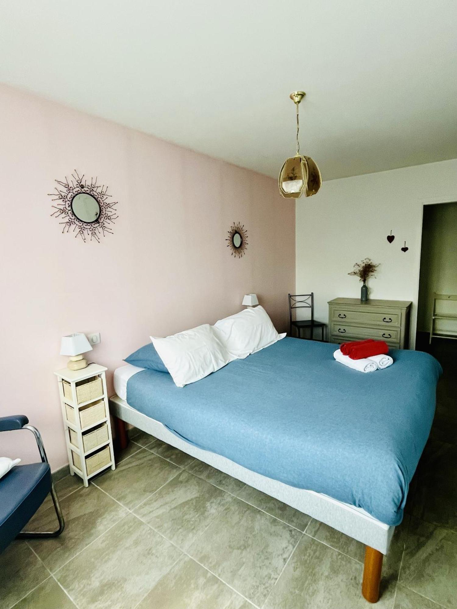 Mas Saint-Ange Bed & Breakfast ลูเนล ภายนอก รูปภาพ