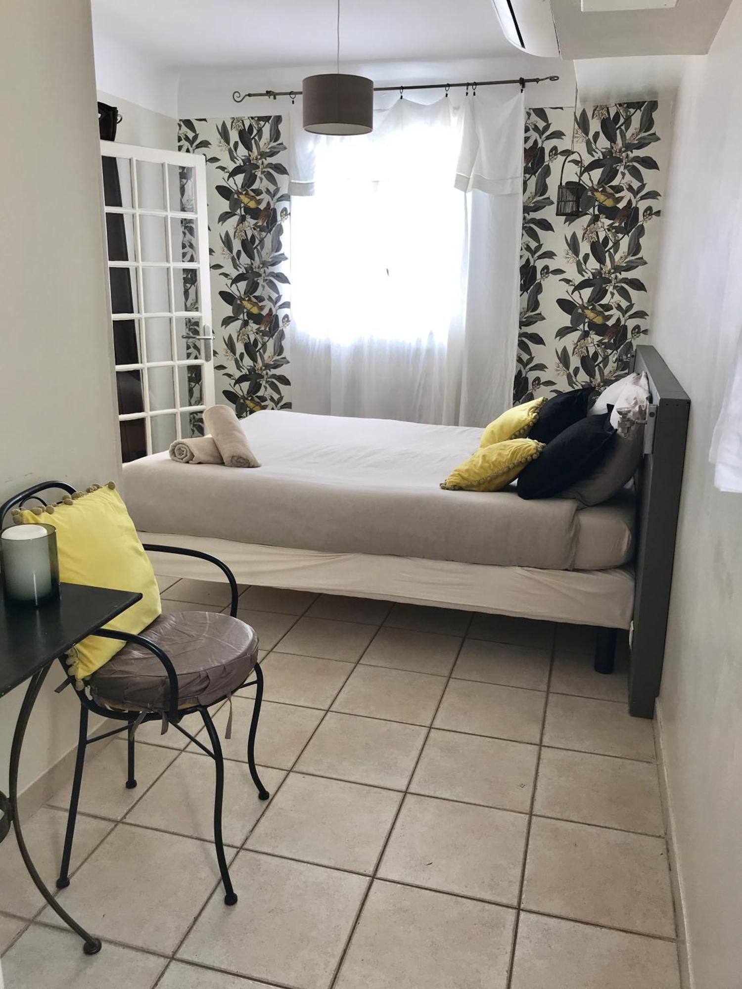 Mas Saint-Ange Bed & Breakfast ลูเนล ภายนอก รูปภาพ